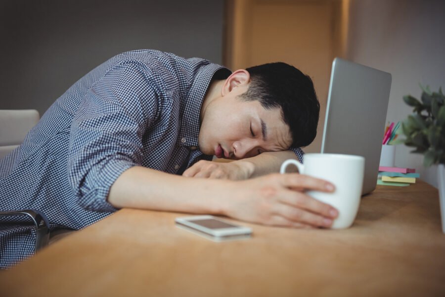 Saat Puasa Kenapa Badan Lemas dan Sering Pusing?
